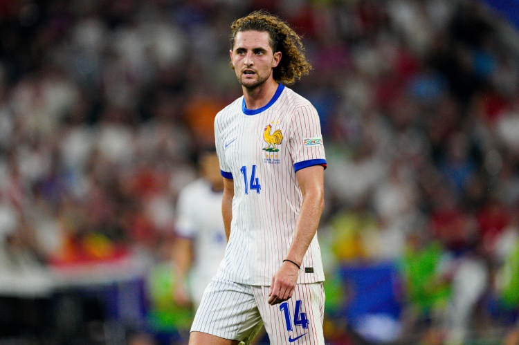 开云APP-德尚谈拉比奥特被巴黎球迷嘘:嘘国家队的球员是不可接受的