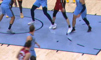 开云-走背字！希罗开季25.3分状态火爆 今日遭脚踝扭伤