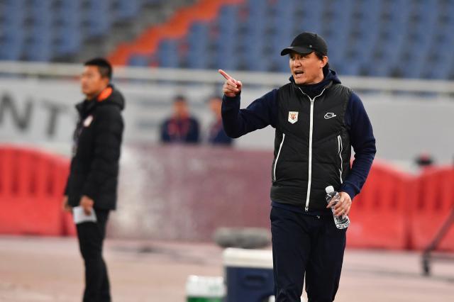 开云APP-​郝伟半场变阵泰山巧解国脚填空题 盼多些多面手